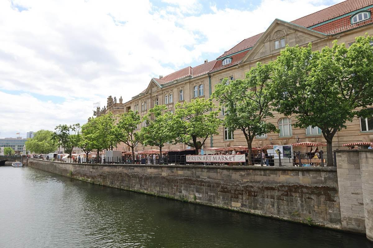 Berliner Kunstmarkt am Zeughaus